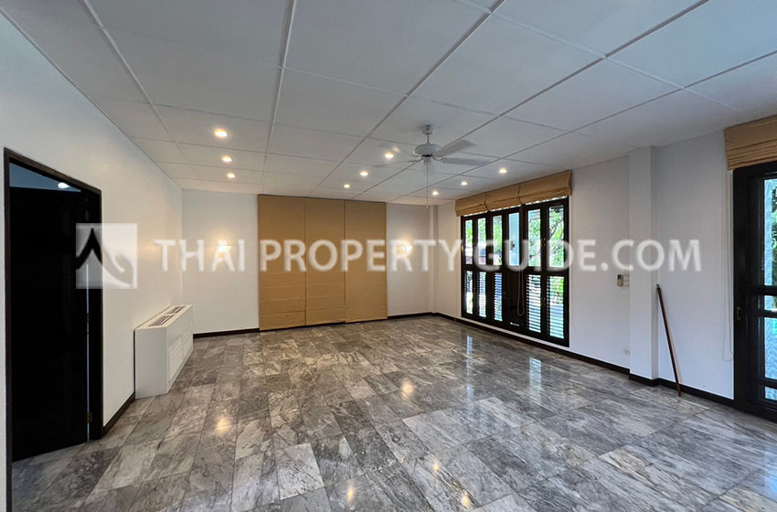 House with Private Pool in Sukhumvit 